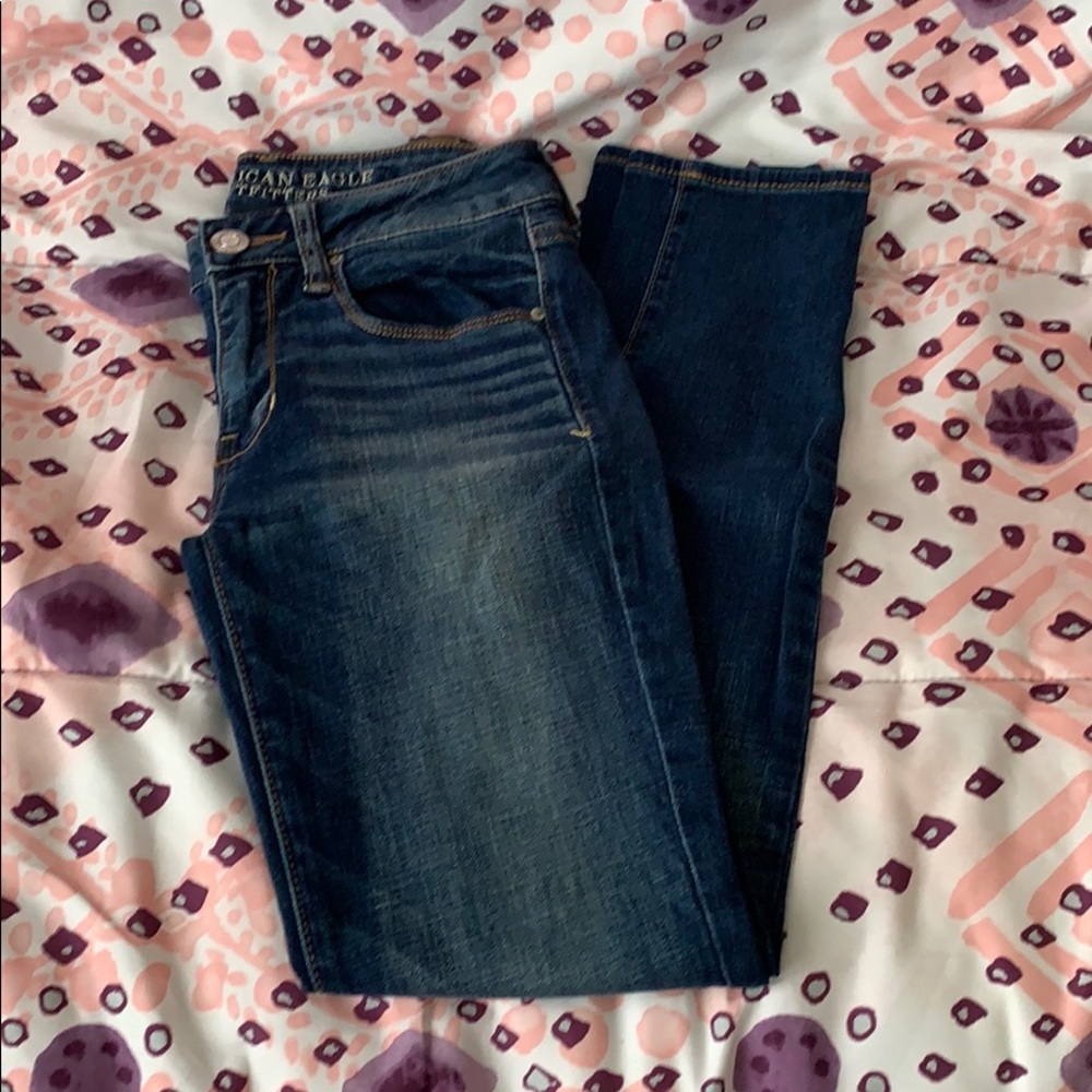 Woman’s American Eagle skinny jeans